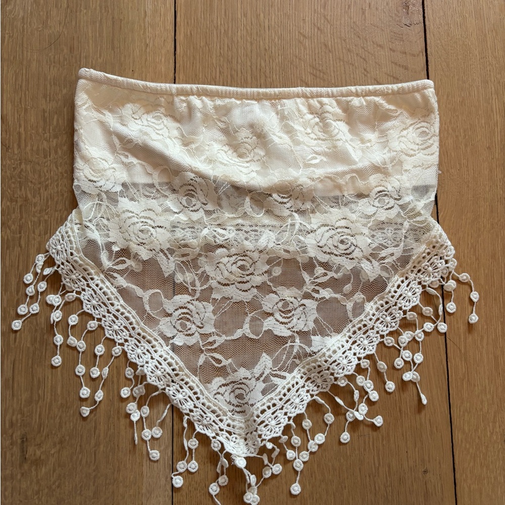 Edikted India Sheer Lace Strapless Top